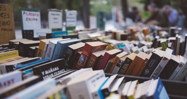 Books 1842261_1280 1 Aspect Ratio 640 340